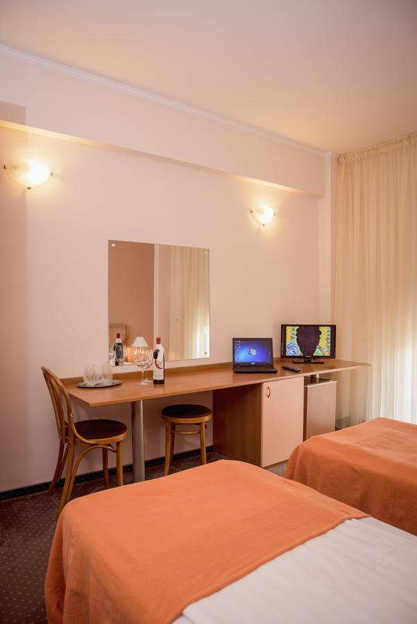Hotel Reghina Timişoara Exteriör bild