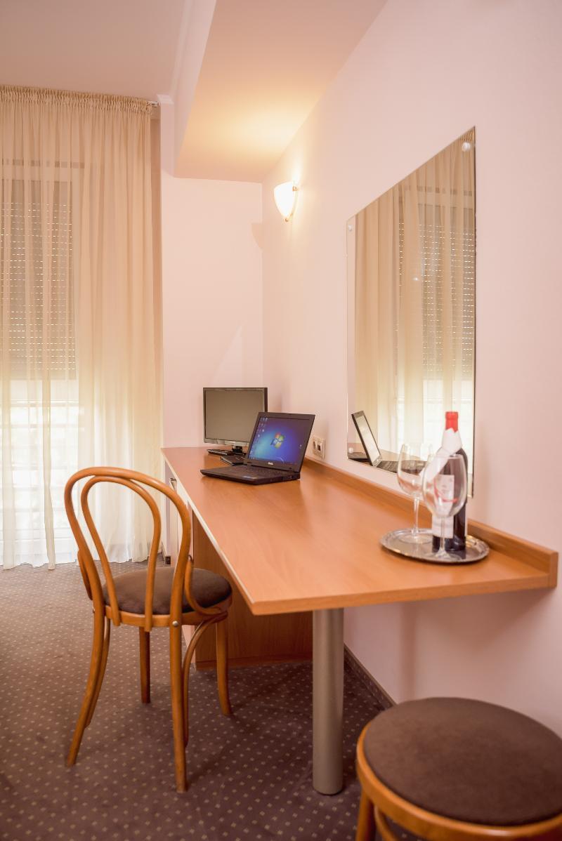 Hotel Reghina Timişoara Exteriör bild